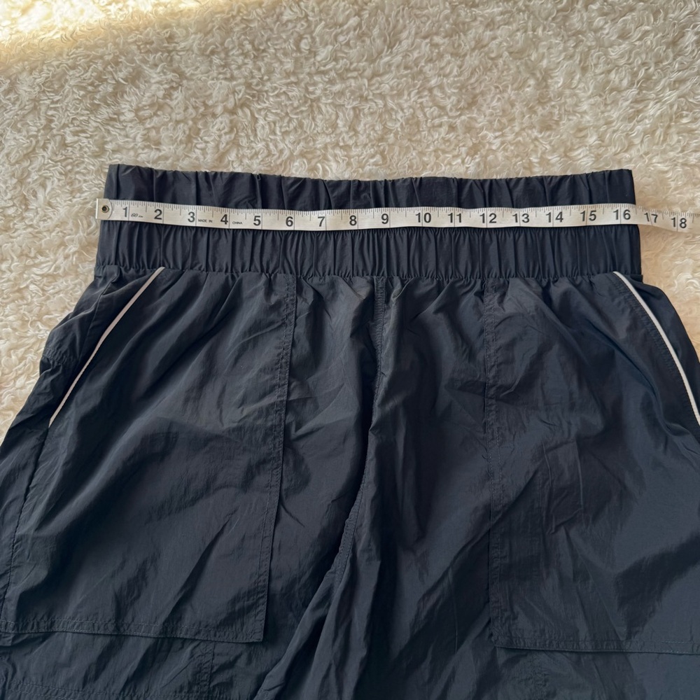 Fabletics Ultra High-Waisted Piped Nylon Shorts Black Size XL NEW - Picture 8 of 15